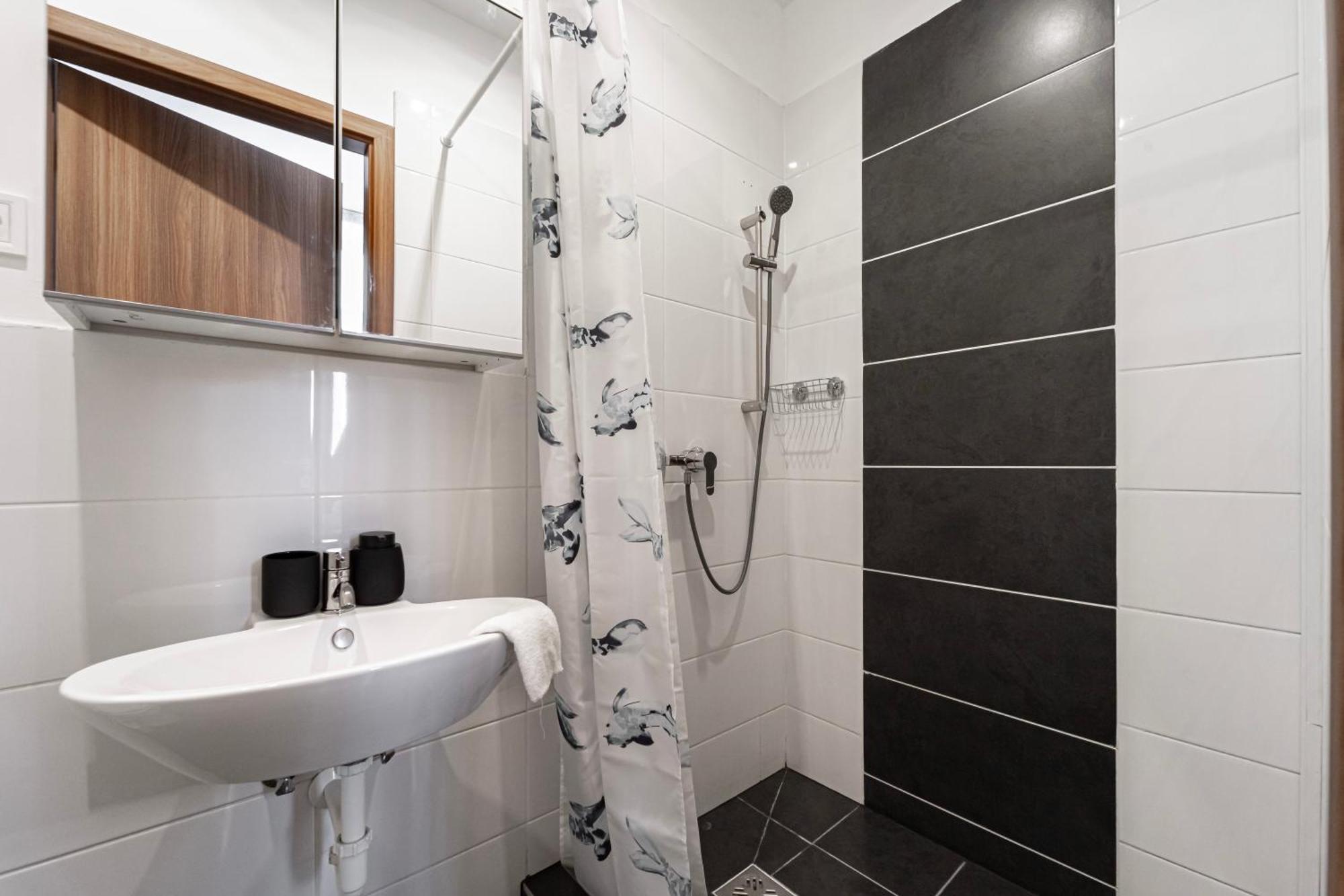 Lejlighed Premium With 4 Bedrooms 3 Bathrooms *